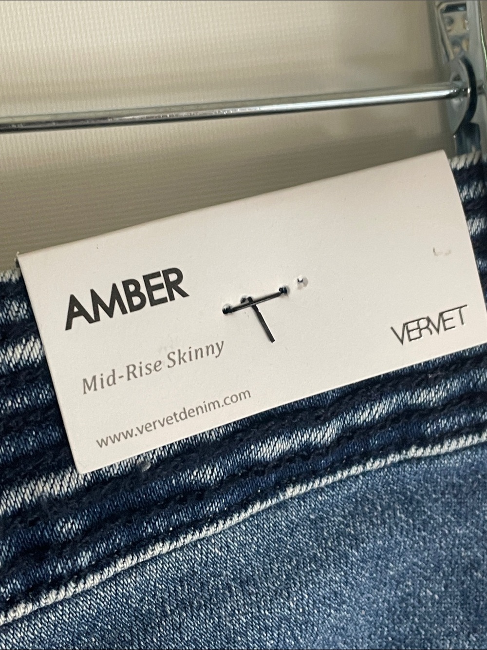 VERVET AMBER Distressed Cropped Jeans — Medium Blue Ankle Length - Picture 4 of 6